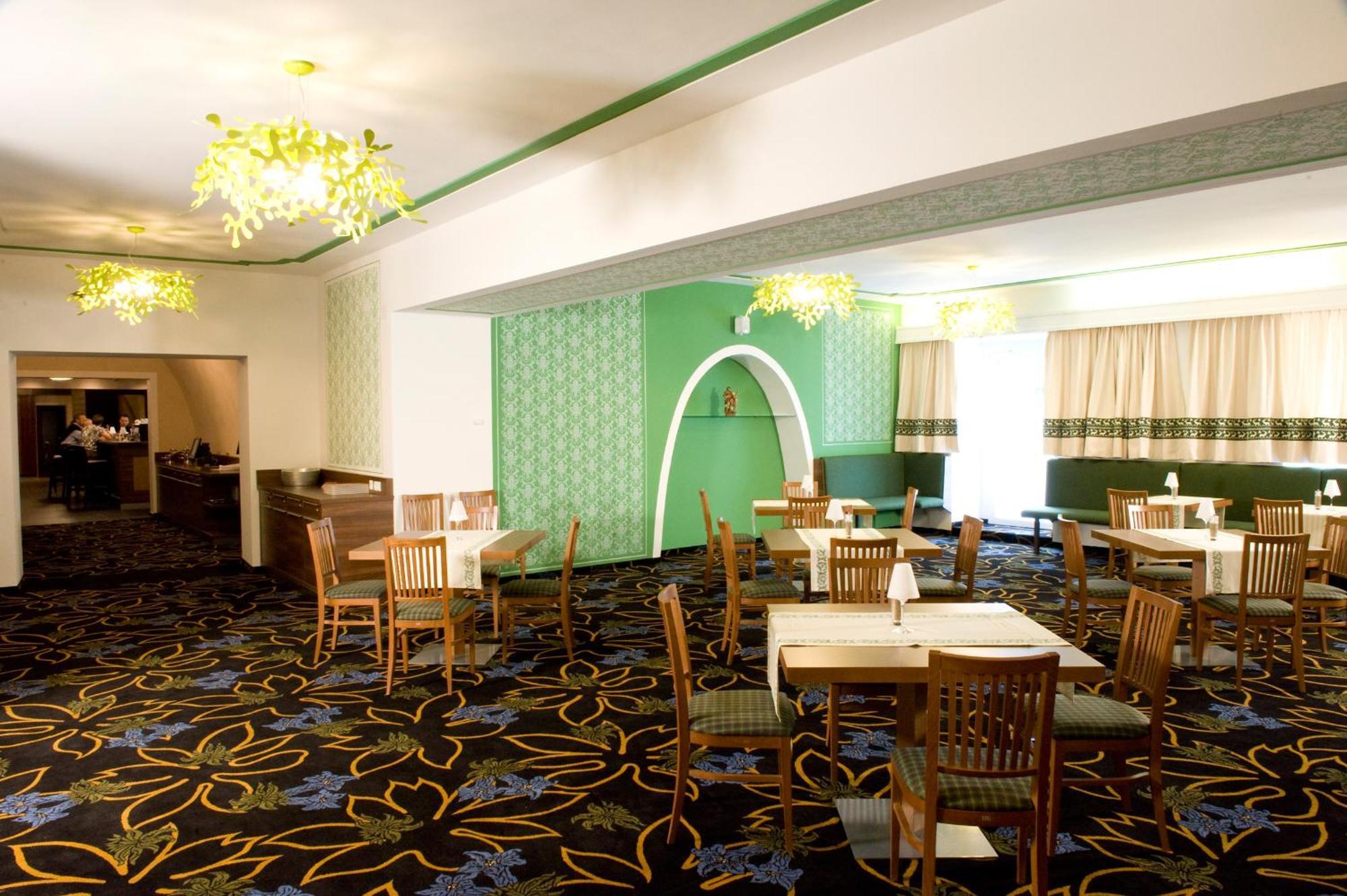 Aktivhotel Weisser Hirsch Mariazell Exterior photo