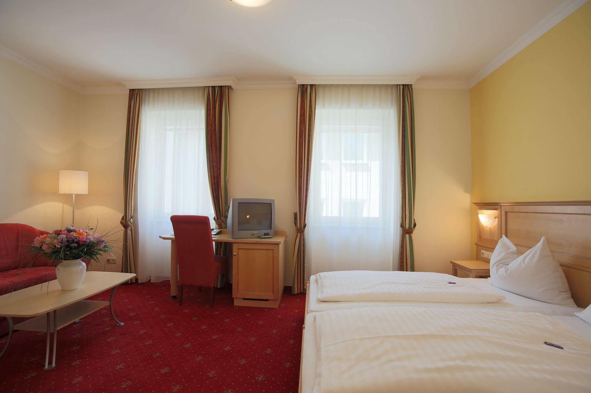 Aktivhotel Weisser Hirsch Mariazell Exterior photo